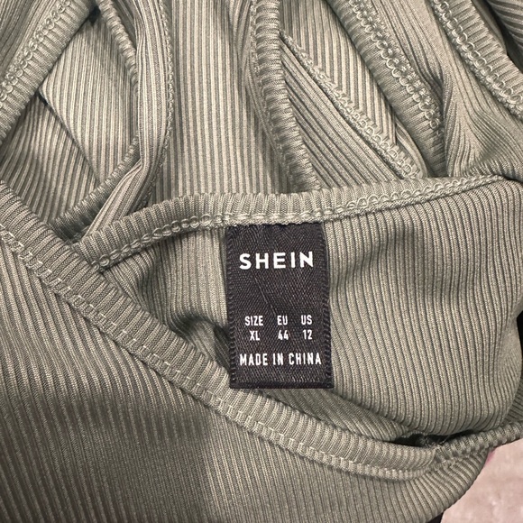 Bundle Multicolor Tank Tops - Picture 6 of 8